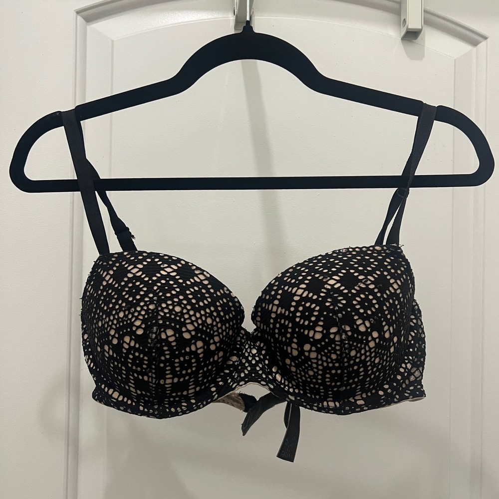 Victoria's Secret Black Crochet Lace‎ Push Up Bra Nude Lining Underwire 34C